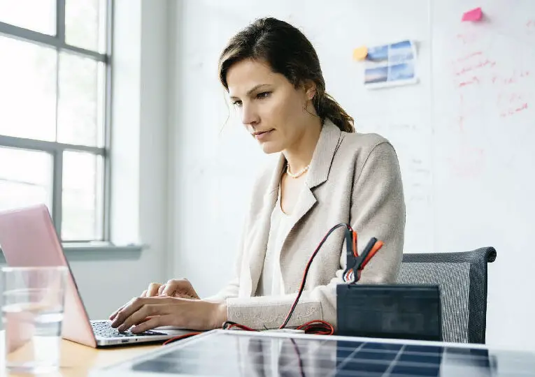 Cómo utilizar pruebas de aptitud para la contratación: una guía completa para reclutadores