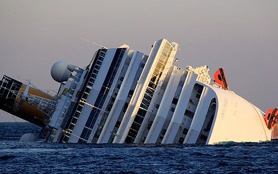 Comparación del tamaño del Titanic y el crucero moderno |
