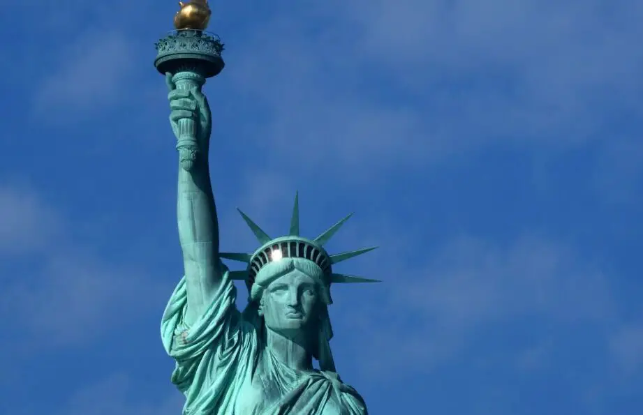 ¿Puedes responder correctamente todas estas preguntas de nivel de grado de Historia de EE. UU. 5? 🧐 #triviachallenge #triviaquestions #ushistory #quiz Challenge